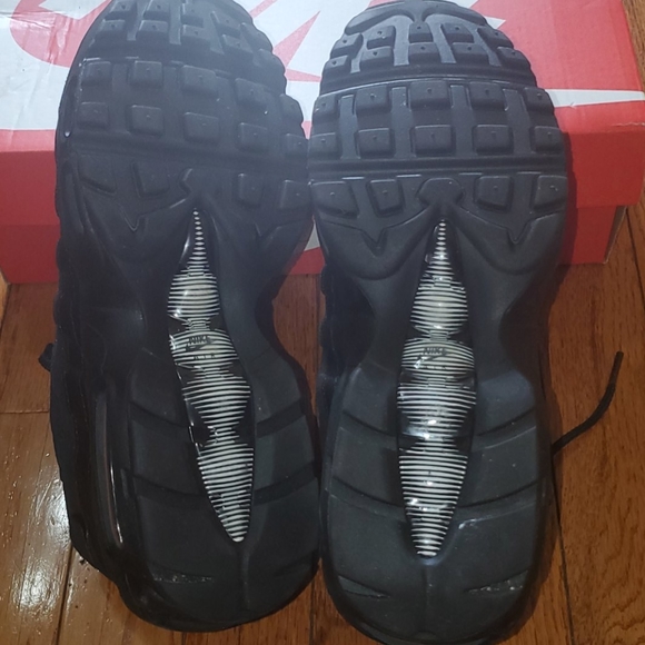 Shoes - Picture 3 of 4